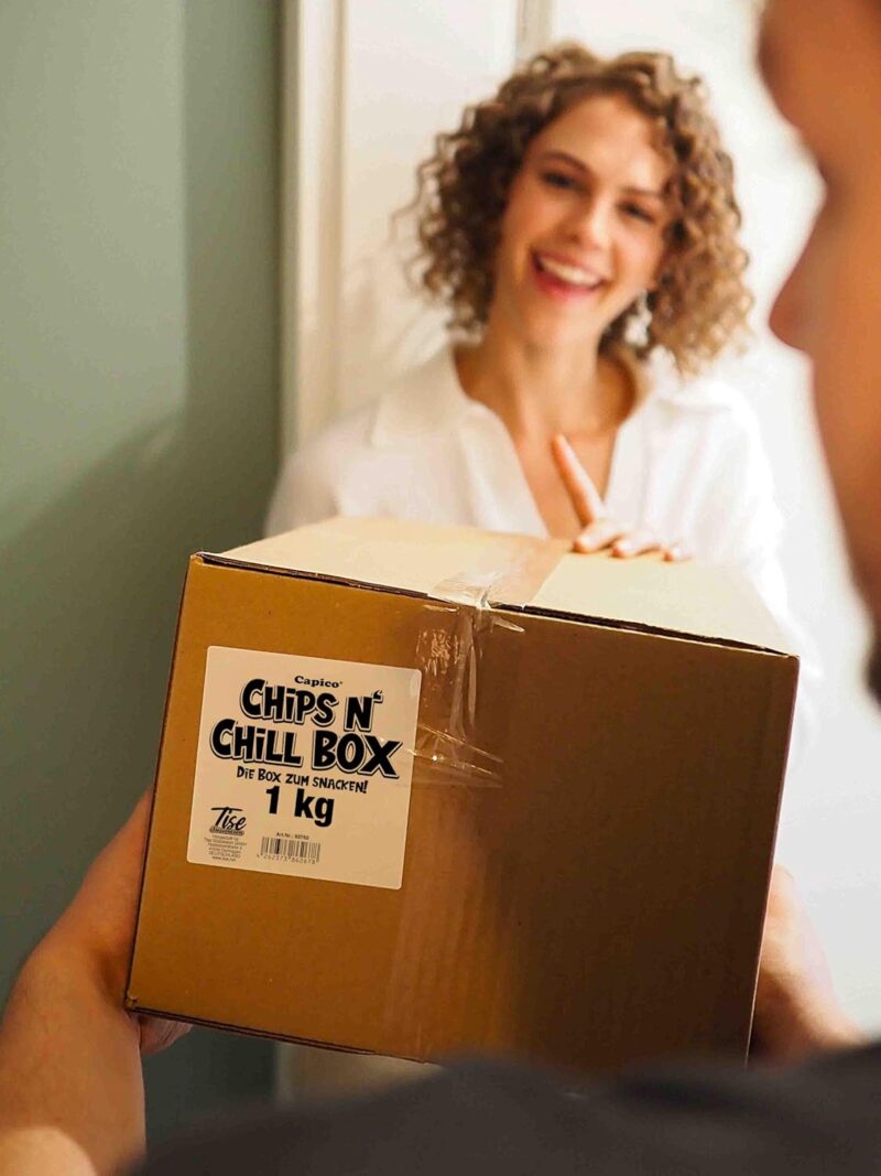 Chips n Chill Box - The Snacking Box (1 kg / 17 Pieces) with 6 Bag Clips - Image 4